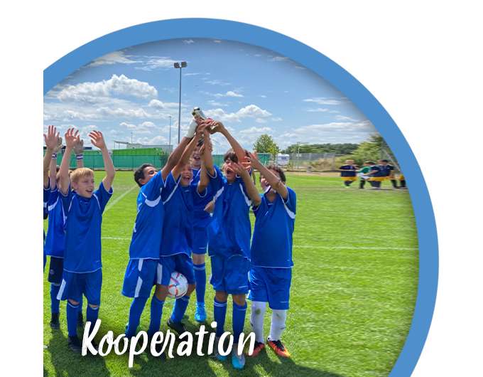 Kinder beim Fußball